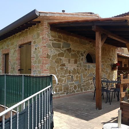 Il Borgo Sul Lago Monte del Lago Exteriér fotografie