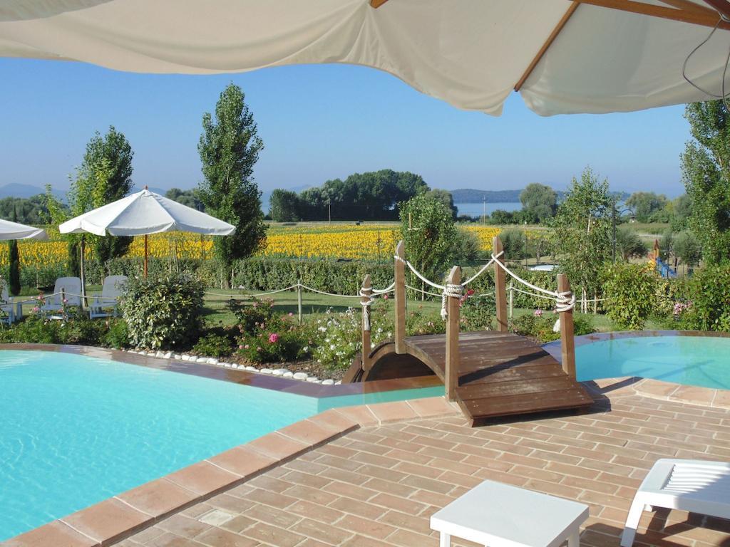 Il Borgo Sul Lago Monte del Lago Exteriér fotografie